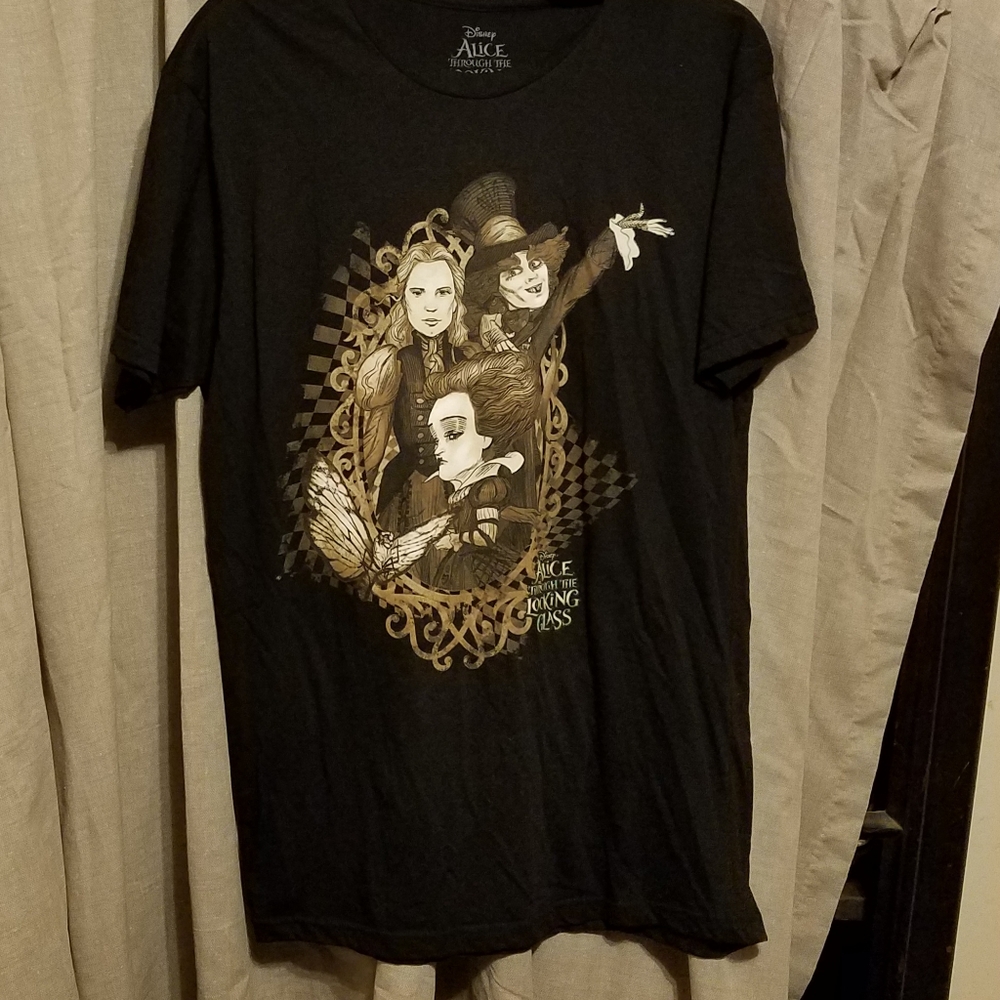 Disney| Alice through the looking glass tee| medium